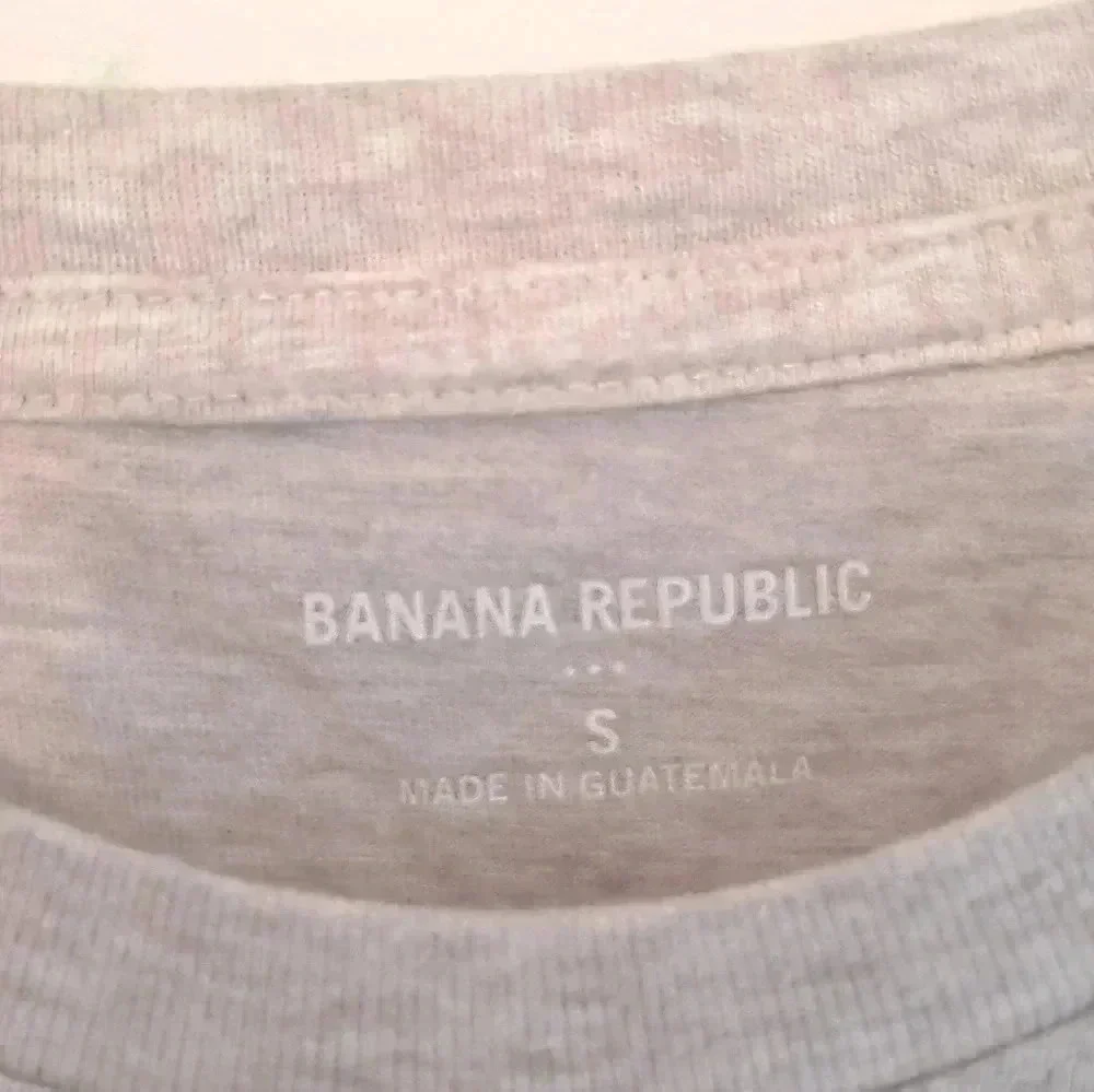 Banana republic T-Shirt Size Small